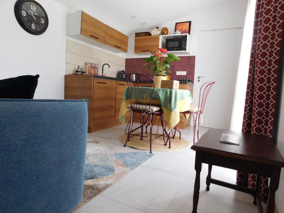 Maisonnette De Jardin Marsilia Exterior foto
